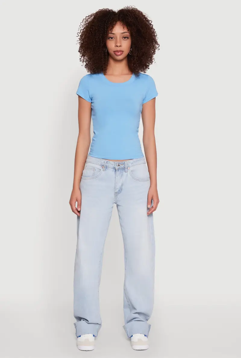 Classic Crew Neck Cotton Top – Minimalist Everyday Staple 1