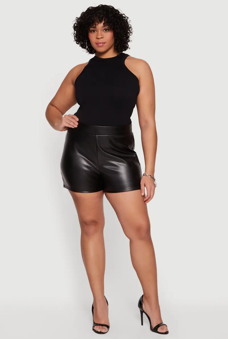 High-Waisted Faux Leather Shorts – Curvy Fit 1