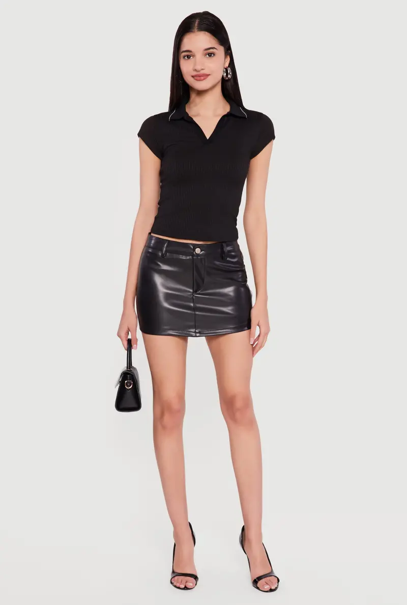 Mid-Rise Faux Leather Mini Skirt With Clean Lines 1