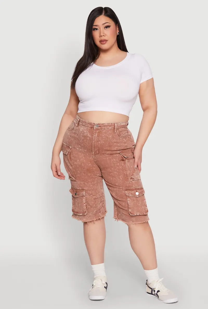 Plus Size Acid Wash Daisy Print Cargo Bermuda Shorts 1