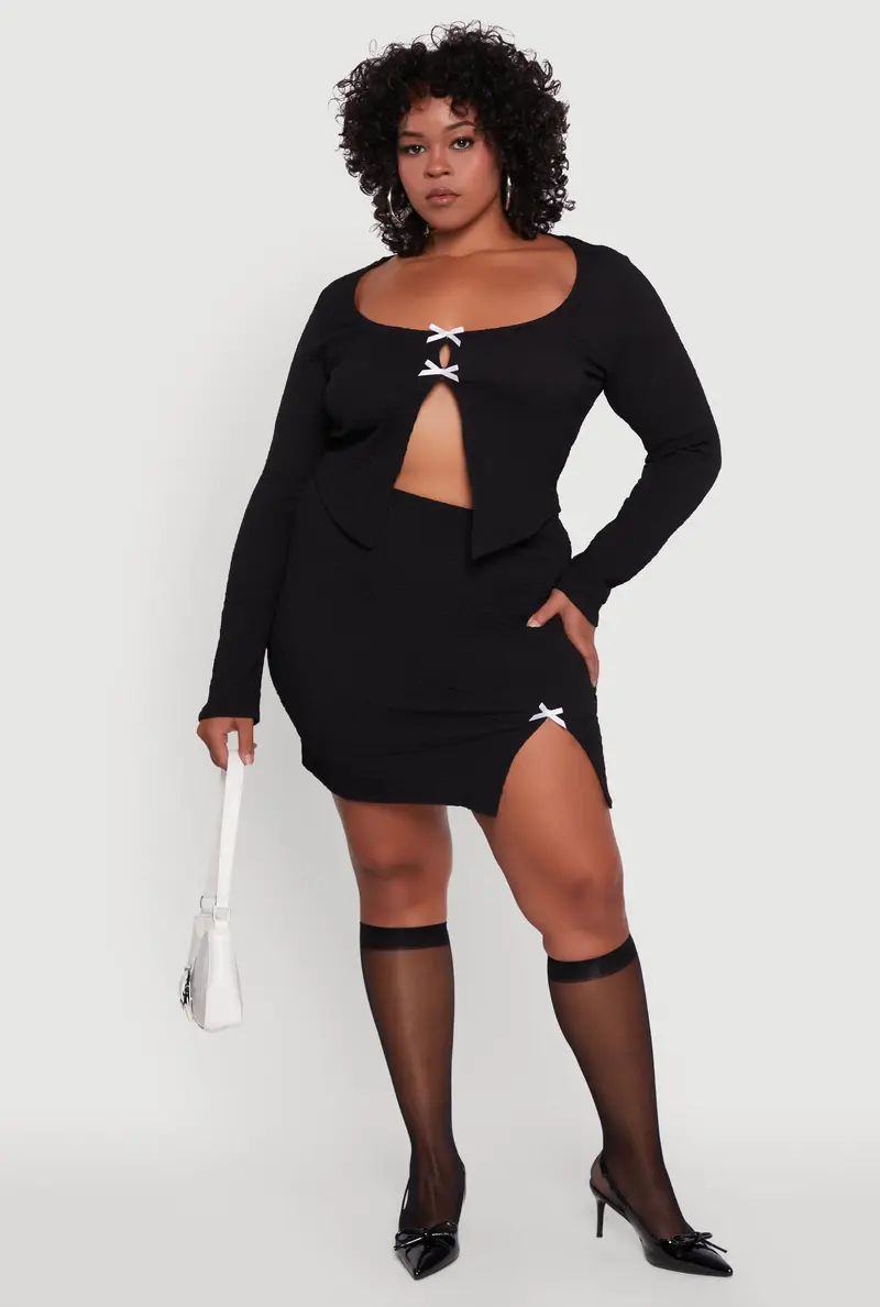 Plus Size Mini Skirt With High Waist, Side Slits, And Bow Detail 1