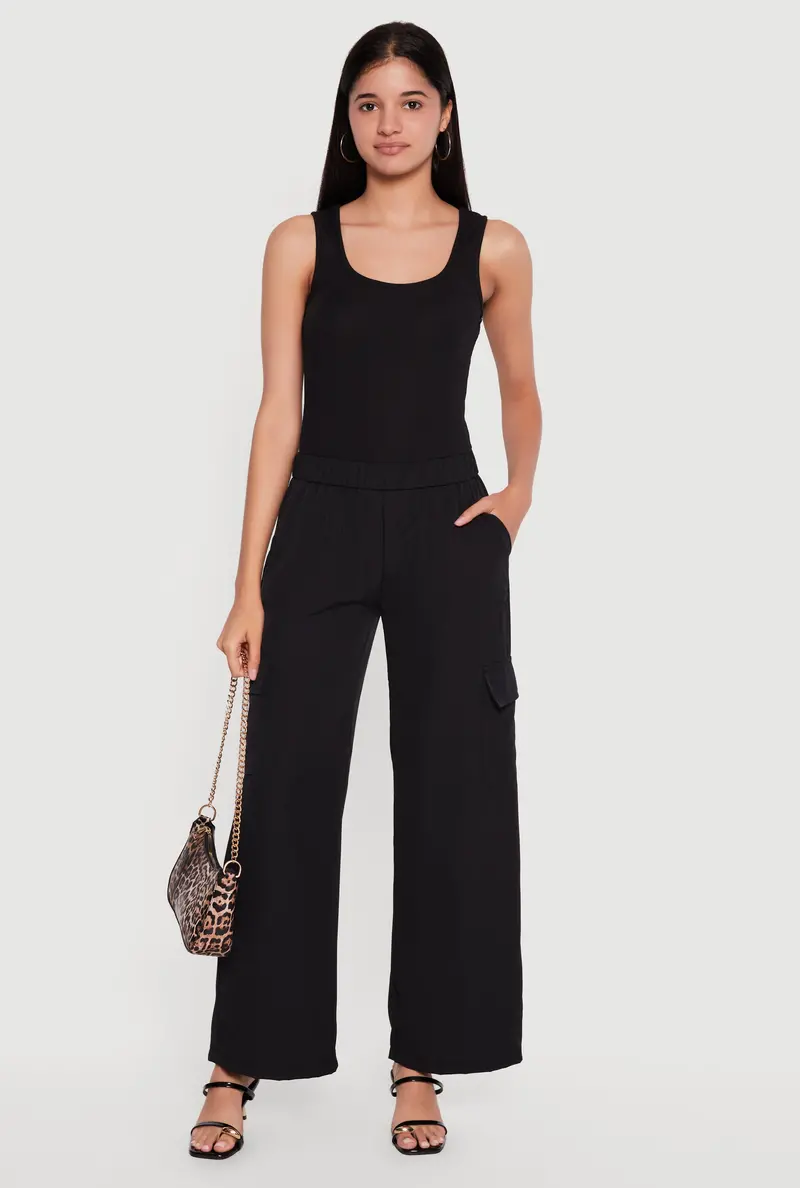 Sleeveless Elastic-Waist Jumpsuit With Functional Cargo Pockets 1