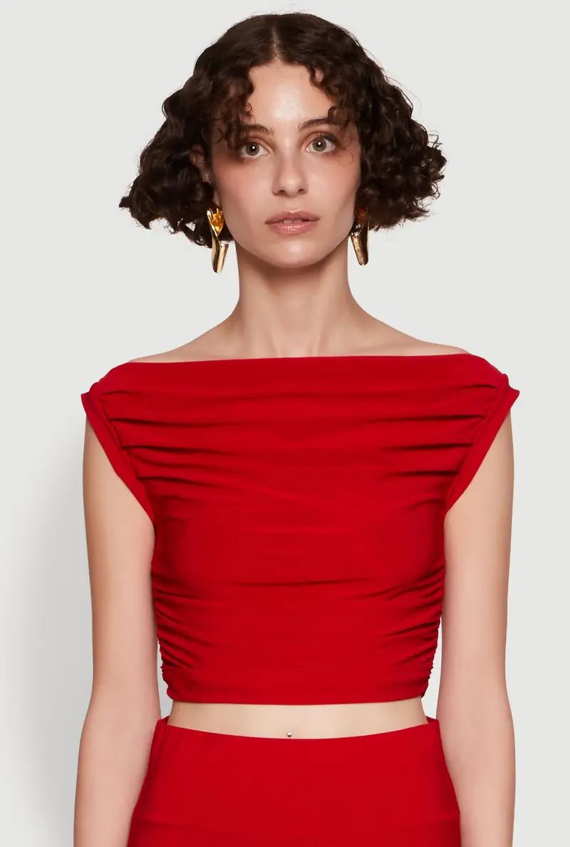 Sleeveless Pleated Blouse – Chic Minimalist Top 1
