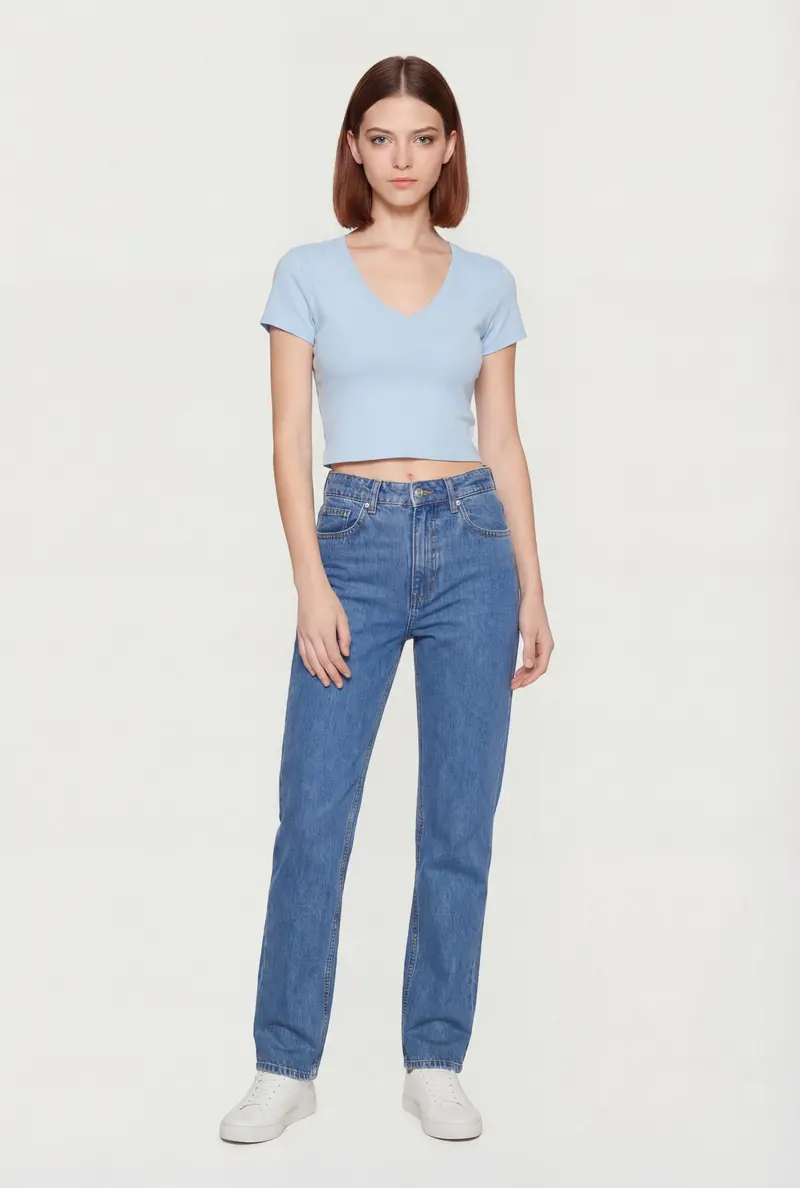 V-Neck Short Sleeve Cropped Top 1