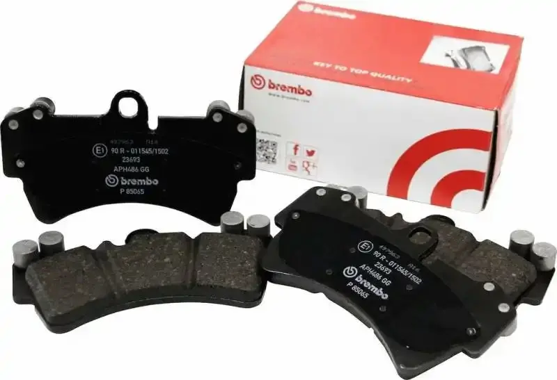 Brembo Front Ceramic Brake Pads For 2004–2006 Bmw 525I – Oe-Performance Nao Replacement 1