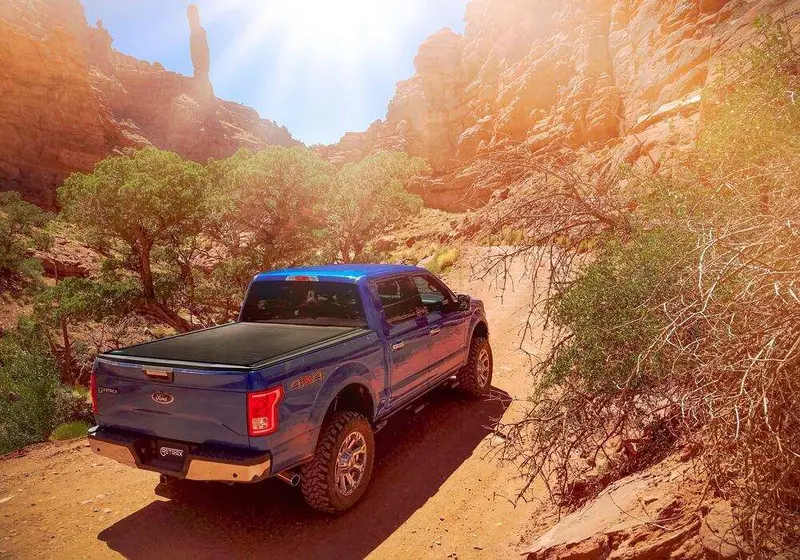 Retrax Powertraxpro Tonneau Cover For Gm Trucks – Fits 2007–2013 1500 & 2007–2014 2500/3500 Models, 6.5-Foot Bed, Standard Rails, No Stock Pockets 1